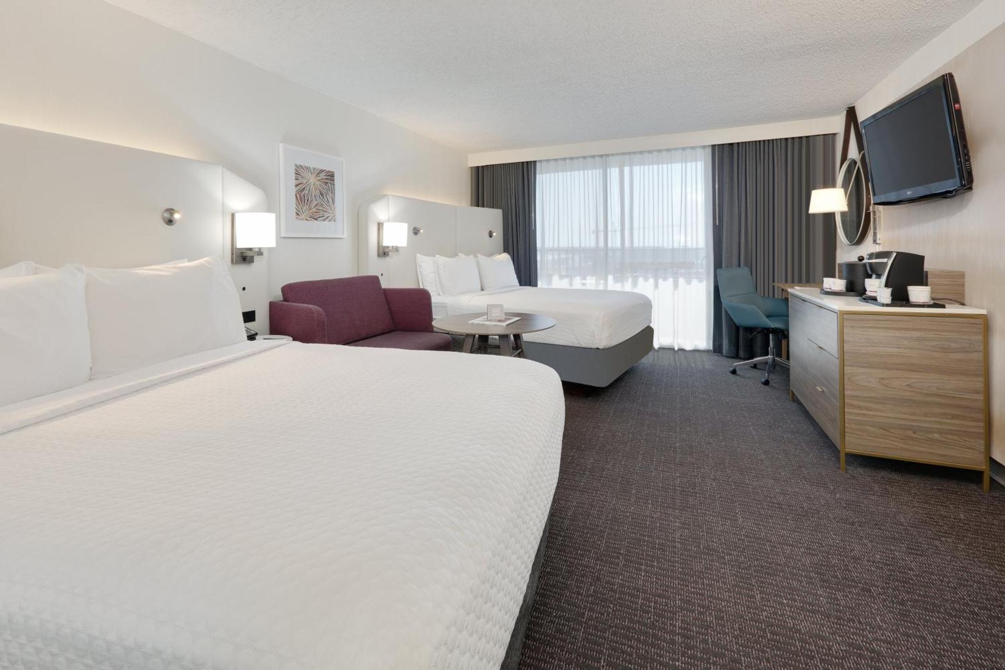 Crowne Plaza Downtown By Ihg Hotel 4*